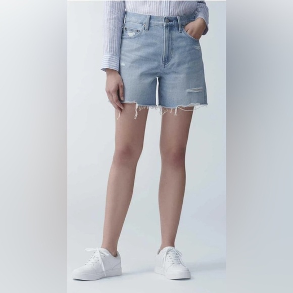 Uniqlo distressed mid rise stretch classic fit cotton blend denim shorts 23 - Picture 1 of 5